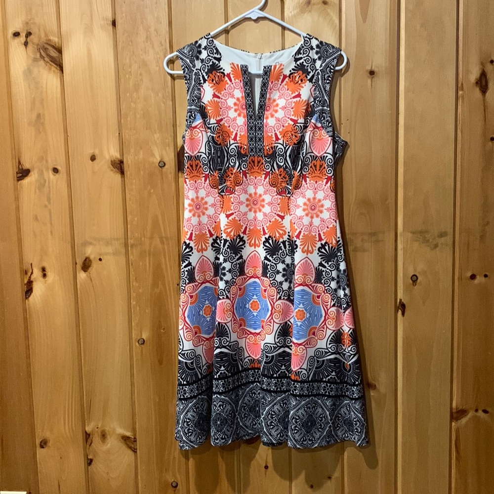 Great looking dress for work and special occasions.
